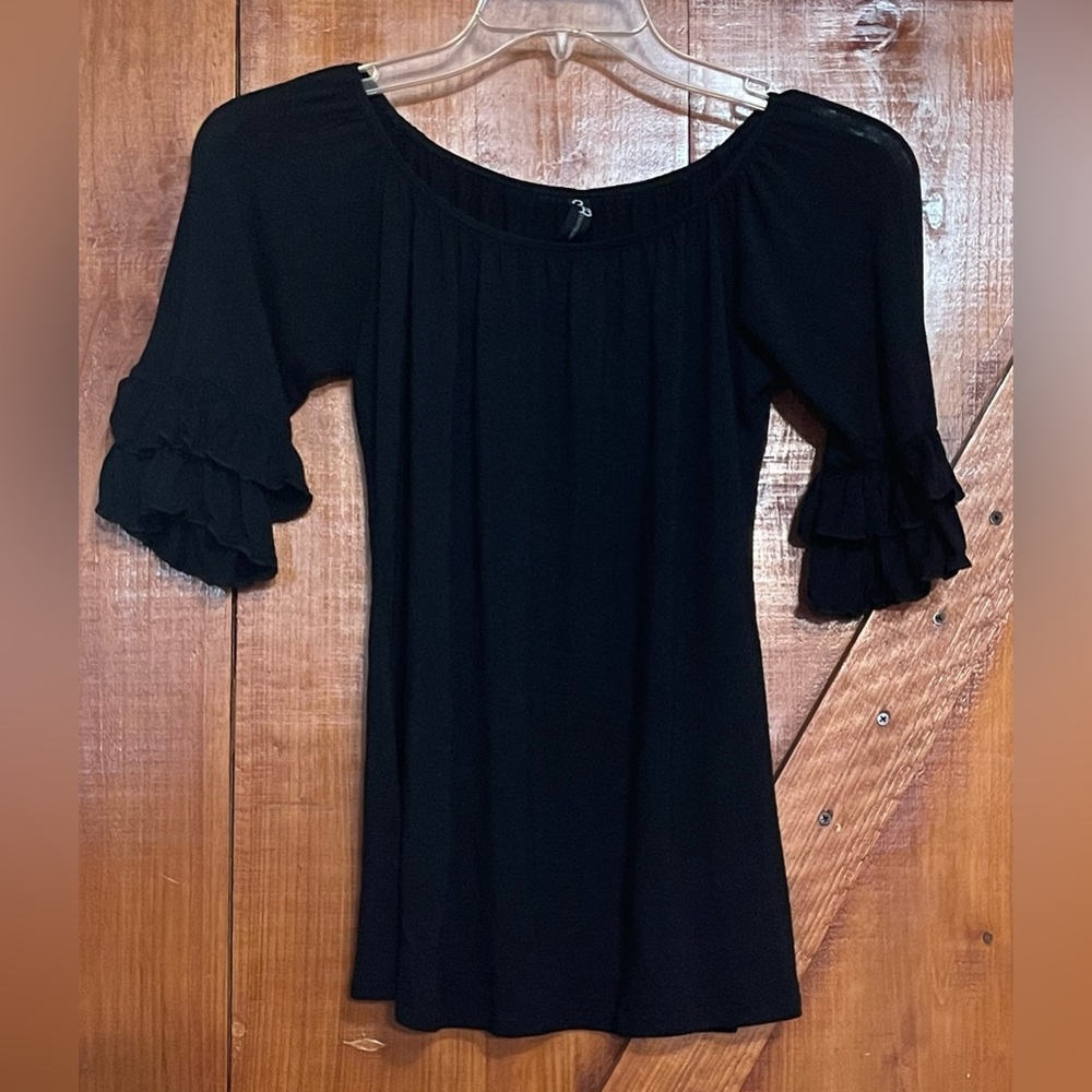 2B Boho Off Shoulder Black Ruffle Sleeve Top Sz S